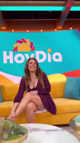 ¡Y llegó el viernes! 💃🏻😍❤️ .  .  .  .  #tvhost #tv #host #telemundo #Love #goals #Love #television #tvshow #conductoradetv #presentadora #reality #show #morningshow #miami #hoydia 