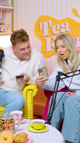 Someone take Lauren's phone away🤣 #embarrassingmoments #football #textingstory #podcastclips