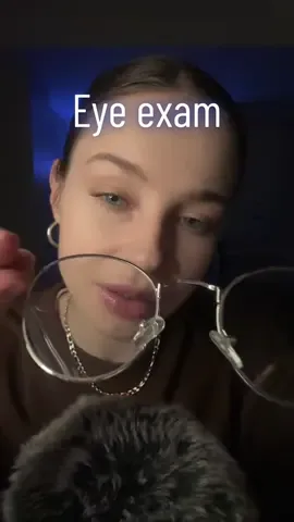 Leave a comment if you’d like to see a longer version on my YouTube channel🥰🎥 (ASMR Belle) #asmreyeexam#asmrlighttriggers#asmrdoctor#asmrrelaxing#asmr#fyp