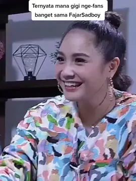 Sampai-sampai Rafi Ahmad marah gegara fajar dan Nagita Slavina pegangan tangan lama. #fajarviral #nagitasalavina #fyp #rafiahmadandnagitaslavina #rafiahmad #dennycagursaid #viral 