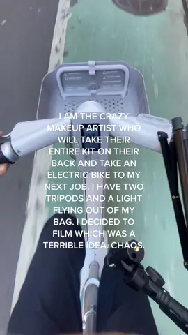 I do not recommend this and am not proud. I’m less chaotic when we work together I promise ahhhhhh #makeupartist #topmakeupartist #nycmakeupartist #makeuplooksoftheday #dayinthelifeofamakeupartist #muadayinthelife #lookshoshana 