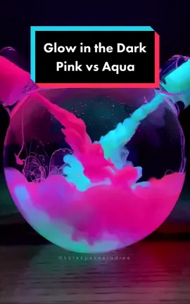 Replying to @kween.bolbi #fyp #satisfying #art #colors #paint #water #colormixing #paintmixing 