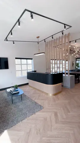 One of our favourite projects last year!! This welcoming real estate office in beautiful Unionville turned out amazing with a very trusting client! #interiordesign #designbuild #realestate #torontorealestate #officedesign 