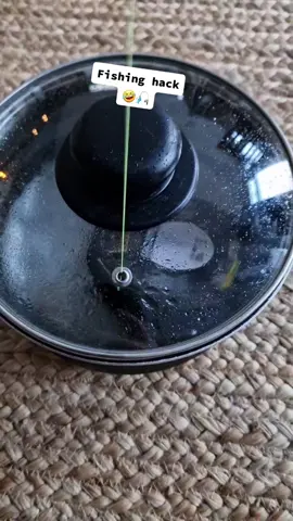 Fishing hack 🤣🎣 fill the pan half way with water and make sure there is enough tension on the line before spooling the new braid, this method is better for line lay👍#fishinghacks #fishing #fishtok #fyp #youtube #masterfisherman 
