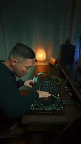 “Can I Get A Soul Clap?” 👏🏻 I mixed 90’s & 2000’s word play and Hip Hop classics songs ⚡️ @beatsource  Maybe new generation DJs are don’t know these songs but it’s important Hip Hop classics especially 90’s. Leave comment what your thoughts 💬 #dj #djmix #90shiphop #wordplay #seratostems #stems 