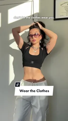 confidence 🤝 accessories 😤 follow for more fashion inspo 🫶 #fashiontok #outfitinspo #confidence #styletok #OOTD #transformation #aesthetic 