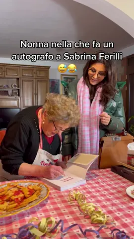 Sabrina Ferilli unica ❤️ una donna fantastica @sabrinaferilliuffical il multiverso esiste veramente😅 #perte #viral 