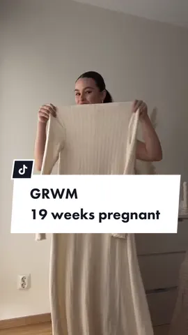Let’s style the bump together 🤍☁️  Dress @mango  🫶🏽 #pregnancyjourney #pregnancytok #pregnancystyle #pregnantfashion #femininelook #grwmaesthetic #mangocollection 