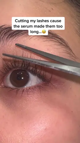 Ofc i used WHAT THE BROW serum.. link in bio🕷#baebrow #whatthebrow#whatthebrowserum#lashes#lashserum 