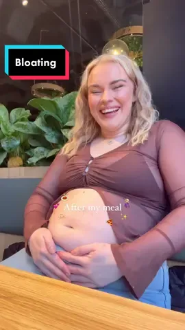 Does anyone else have specific jeans they wear for when they go out to eat? Extra lil bit of room to allow for the food baby 🤰🏼✨ One thing I used to really struggle with was accepting myself when I was bloated!! I get EXTREME bloating (I think you can probably tell🤭) and can sometimes look even bigger than a woman 9 months pregnant 🤰🏻  But throughout my journey of learning to love myself REGARDLESS of anything, this also meant learning to love and accept my bloated body, no matter how uncomfortable it made me feel in my skin🫶🏽 A few years ago, I used to take a big jacket out with me so that when it inevitably happened, I could hide it. Fast forward to now, I couldn’t care less!! Everyone bloats, maybe not to the same extreme, but it is normal for your body to fluctuate 🫶🏻 There are SO many things that can influence your body bloating, including: 1. Food Intolerances  2. Fibre in your diet 3. Menstrual cycle 4. Salt in your diet 5. Sweeteners in diet 6. Fizzy drinks 7. Gum 8. How fast you eat/drink 9. Volume of food/drink 10. Drastic diet change 11. Supplements Bloating is okay. Enjoying yourself through food is okay. Your belly being a bit too full is O K A Y!! The next time you bloat, instead of covering it or feeling any kind of guilt, please remember - it happens to everyone. Some people literally just bloat more than others!! Nobody cares if you finish the day with a bigger belly than you started it!! It’s alllll in your head I promise you🫶🏻 #bodypositive #bodypositivity #bloating #bloatingisnormal #bloat #bodypositivemovement #selflove #elmint 
