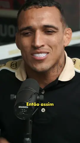 Refletir, parar e se reorganizar após uma derrota é o lema de um grande vencedor! Em breve Charles Oliveira volta com tudo no UFC #flowpodcast #UFC #charlesoliveira #ufc283 