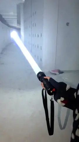 Do you like this powerful flashlight?#Tech #Outdoors #flashlight #brightestflashlight #tactical #fyp #foryou #torch #ledlights #outdoor 