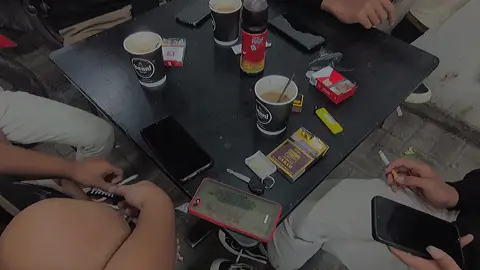 ngopi heula konco-konco #story #gabut #vibes #malam #lagu #sadstory #sad #galau #temanhealing #ngopi #temancerita #sedih #semangat #alfamart #indomart #restarea #nongkrong #tem #surya 