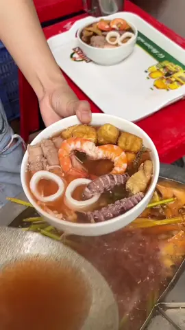 Khai xuân bằng bát bún thái hải sản tui mê, các bác đã ngán bánh chưng chưaaa #tetmaiman #AnCungTikTok #LeanOnTiktok 