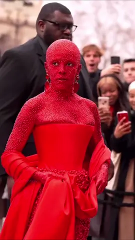 Doja Cat in 30,000 Swarovski crystals for the Schiaparelli Fashion Show ♥️💎 #dojacat #doja #foryou #fypシ #viral #fashion #femalerapper #schiaparelli #swarovski 