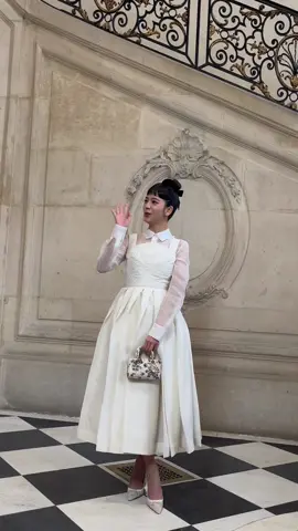 #jisoo #jisooblackpink #kimjisoo #blackpink #TikTokFashion #dior #diorcouture #springsummer2023 #pfw #fashionweek