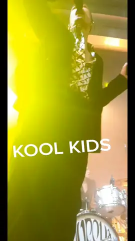 they opened with KOOL KIDS #EthanTorchio #ThomasRaggi #VictoriaDeAngelis #måneskin #damianodavid 