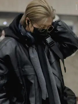 he’s newhair look so good😭😭 #hanjisung 