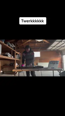 Twerk itt #twerk #dance #hiphop #djs #dj #djsoftiktok #music #funny #virall 