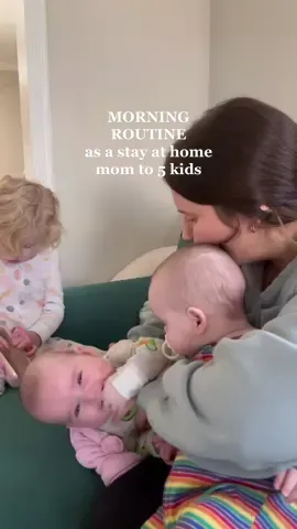 Don’t mind me crying mid video, it was just a little quick therapeutic meltdown🤪🫣🫶 #morningroutine #dailyvlog #sahm #sahmlife #momof5 #MomsofTikTok #youngmom #morning #morninginmylife #dayinmylife #busylife #momlife #twinmom #relateable #Vlog #crying 