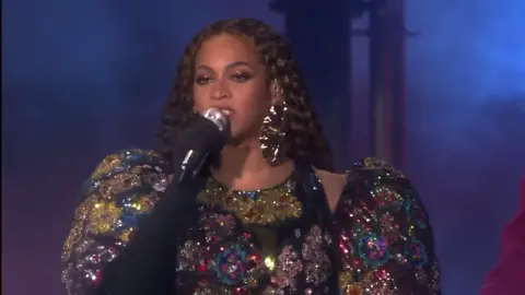 it's illegal they gatekeep Beyoncé's version of Holy Grail #beyoncé #beyonce #jayz #live #performance #fyp #foryoupage #trend #trending #holygrail