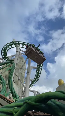 Less popular ride with lesser queues 😉 #tiktoksg #fypsg 