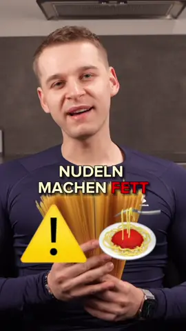 Nudeln in Kombination mit fettigen Soßen treiben die Klaorien oft in die Höhe, wenn man Abnehmen möchte… #abnehmen #abnehmtipps #ernährung #bauchfett 