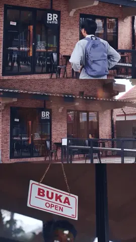 Bikin iklan commercial coffee shop #commercial #coffeetiktok #coffeeshop #coffeeshopjogja #videographer #videographerjogja #fyp #chill #freelance #iklan #videography #videoprofile 
