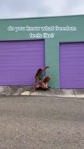 some of my favorite moments have been skating the alleys around my neighborhood in Venice 💖 what’s your favorite place to skate? #venice 