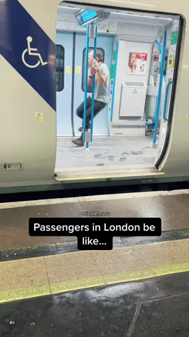 My guy was doing the most lol 😂 pole dancing and shaking his hips and all 🕺😂 he had sole moves though 💯✅ lol welcome to my life lol #fyp #viral #dance #foryoupage #baile #trending 