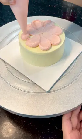 Daisy Cake #fyp #fypシ #CapCut #fypdongggggggg #cakedecorating #bentocake #daisycake #trending #sprinklymy