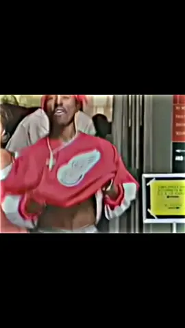 momen Pac keluar dari penjara. #tupac #tupacshakur #thuglife #hiphop #westcoast #eastcoast #fyp #foryoupage #fypシ #fypシ゚viral 