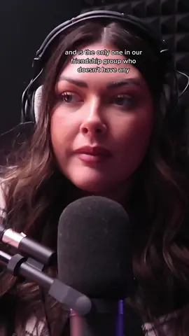 HE HAS NO IDEA!?…🫣 p.s check on your male friends in 6 week long relationships 🥴  #dilemma #girlchat #groupchat #podcast #scottishtiktok #scottish #podcastclips #foryou #fyp #girlproblems @Ash Reid @Eilidh Wells @laurentfkerr 