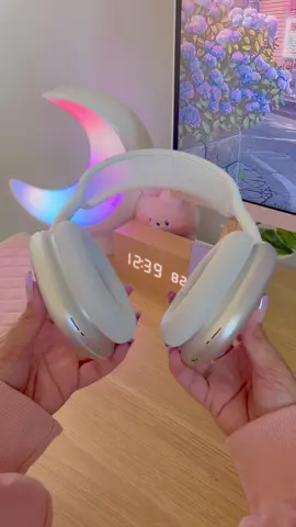 not me buying a white airpods max just so i can put cute ribbons on it 🥴 #apple #airpodsmax 