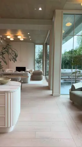 This 22 Million Brentwood home is giving me Kim K vibes!    #fy #realestate #luxury #luxuryhomes #kimkardashian #realtor #decor #losangeles #beauty #property #homes #dreamhome #white #modernhome 