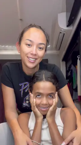 Doing Déjà’s hair. 4 cornrows #mumanddaughter #hairstyle #funny 