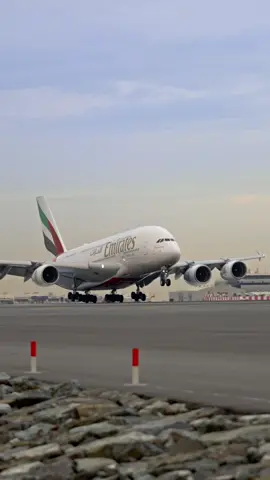 Another happy landing. 👨‍✈️ #Emirates #A380 #avgeek #Dubai 