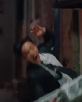 kkkkkk ele sofrendo e ela só curtindo #kdrama #hoteldelluna #IU 