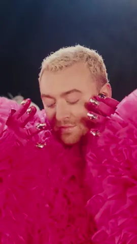 I’m Not Here To Make Friends ✨ This video is fabulous, extravagant, queer and everything in between 🍾 Creating this with Tanu was a dream. I hope it brings you pure joy ❤️ #GLORIA #inhtmf #newmusic 