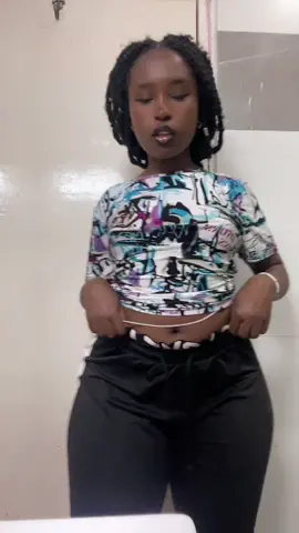 I just wanna give him neck😭#tiktokkenya🇰🇪 #daddysgirl #foryoupage #fypシ #fyp 