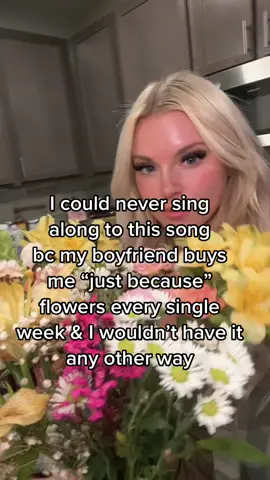 That’s a husband ❤️🫶🏻😭 #fyp #boyfriend #ciuples #relationshipgoals #buymyselfflowers #mileycyrus 
