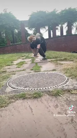 trotting on beat! this is a re-upload from my old account :) #otherkinity #humanlikeanimal #vultureculture #quadrobist #otherkin #alterhuman #foxtherian #therianthropy #fyp #trend #foryou #viral #therian #quadrobics #quadrobicspractice #therianthrope #quadrobicsjump 