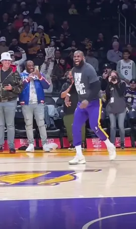 happy bron, happy me #lebronjames #bronbron #LeGoat #lakers #thegoat #forever #liluzi #watchthis #mood #2023 #fyp 