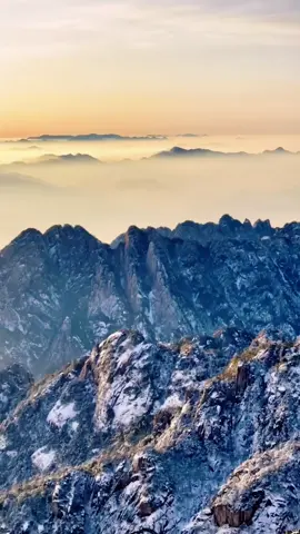 #tiktok #fyp #fypシ #foryou #sun #mountain #clouds #nature #fypシ゚viral #amazing