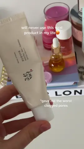 Horrible and horrifying 🥲 #deinfluencing #sunscreen #cloggedpores #beautyofjoseonsunscreen #koreanskincare 