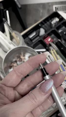 POP QUIZ! Can you guess how many eraser refills I’ve used so far? There are 2 refills per Tombow tube (hint…how many tubes can you count in my trash bucket?) I’m pretty picky when it comes to the tip of my Tombow mono zero eraser. In order to get nice thin sharp lines, the eraser MUST be clean with sharp edges (no rough jagged edges). Using a light hand is also important. Try not to push down too firmly or your line will end up being thick (unless that’s the look you are going for). Have a great weekend my friends! #c#charcoaldrawinga#animaldrawingr#realisticdrawingst#tombowmonop#pencilartc#charcoalartistw#wildlifedrawingc#canadianartist🇨🇦p#pencilonpaperhorsedrawing