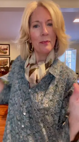 How to tie a scarf. With clean hair.  #scarf #styletips #scarfstyles #makelifefun #howtostyleascarf  