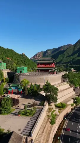 The nearest Great Wall to Beijing— Ju Yong Guan Great Wall #greatwallofchina #chinesenewyear #beijingtrip #chinatravel #greatwall 