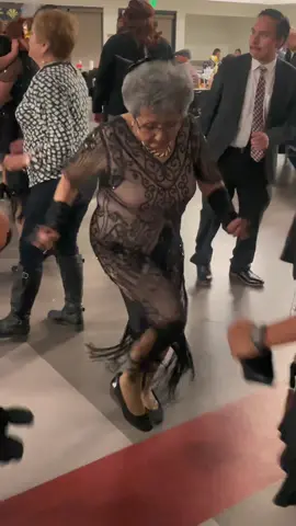 Dancing Grandma is back again at a Great Gatsby Party #grandma #grandmasoftiktok #grandmagonewild #dancinggrandma #80yearsyoung #gatsbyparty #1920sparty #1920stheme #mudermystery #greatgrandma #mexicangrandmas 