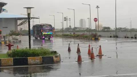 po.haryanto main ujan ujanan#poharyantooffcial #laskarmenoro #poharyantomania #rianmahendra #fyp #fypシ #terminalpulogebangterpadu 